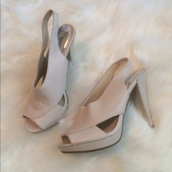 Micheal Kors leather heels - Picture 2 of 5