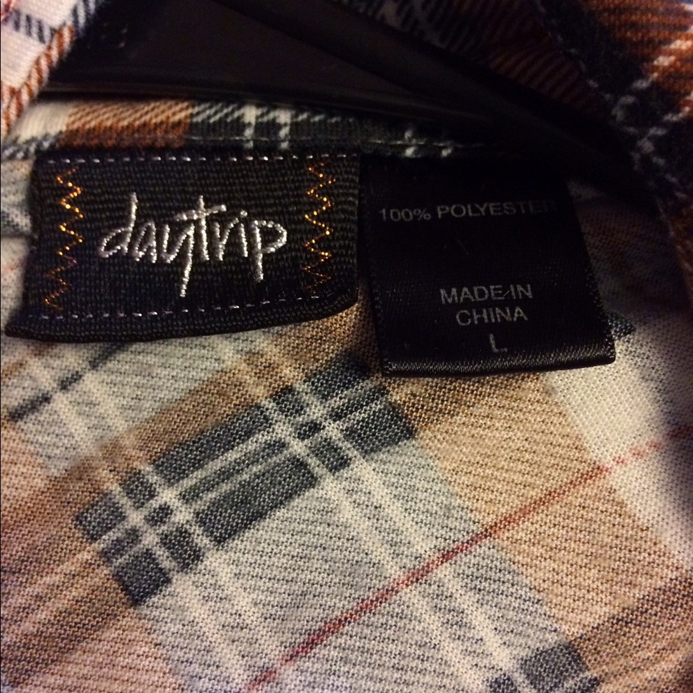 Button up - Picture 3 of 3