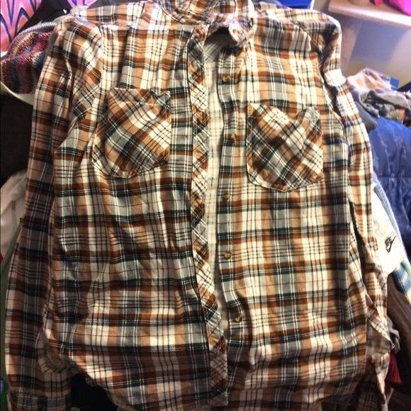 Button up - Picture 2 of 3