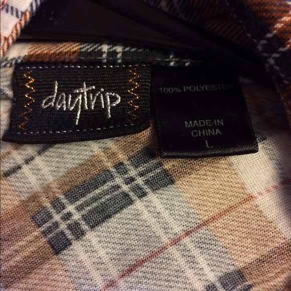 Button up - Picture 3 of 3