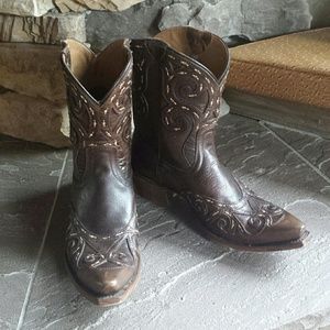 Ariat snip toe boots size 7