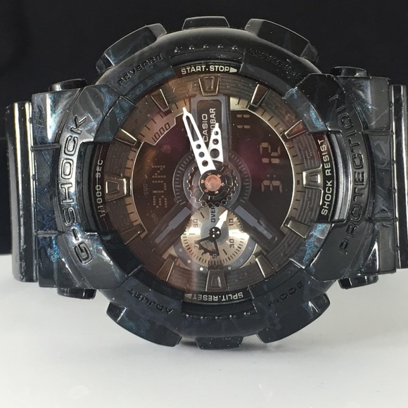 NWT Rugged Black Gold G Shock Men's Watch Casio - Picture 2 of 3