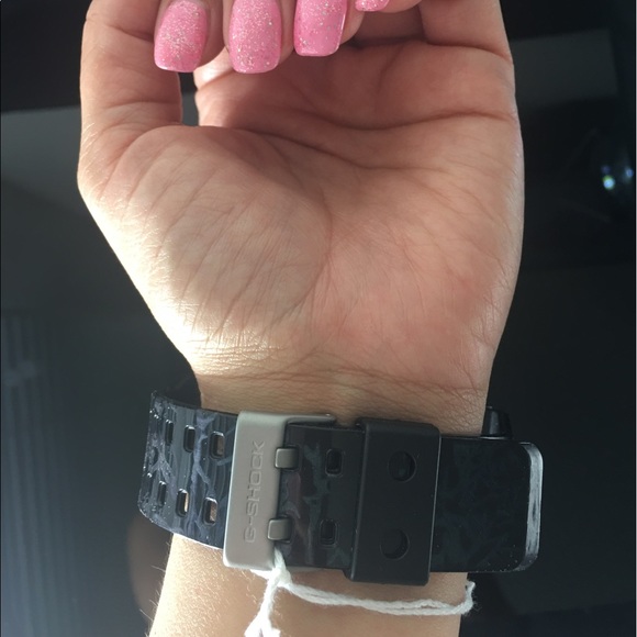 NWT Rugged Black Gold G Shock Men's Watch Casio - Picture 3 of 3