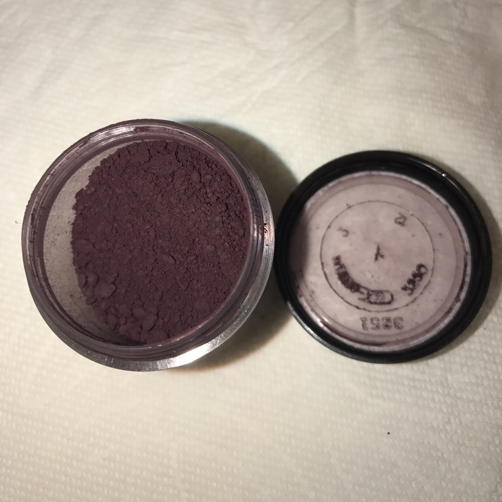 MAC Smoke Signal Pigment