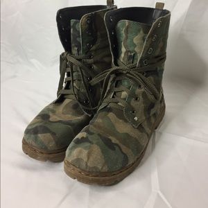 Camo Combat Style Boot