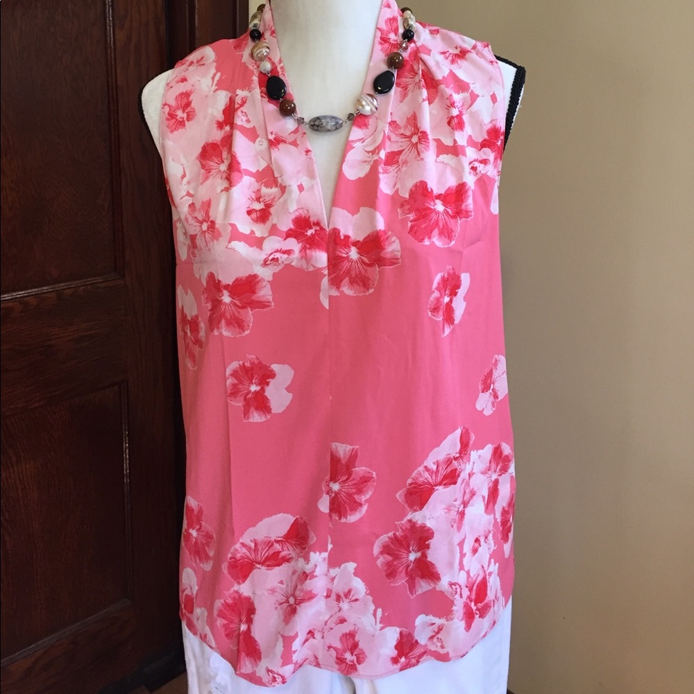 Tahari blouse size M 🎉FINAL MARK DOWN!!🔥