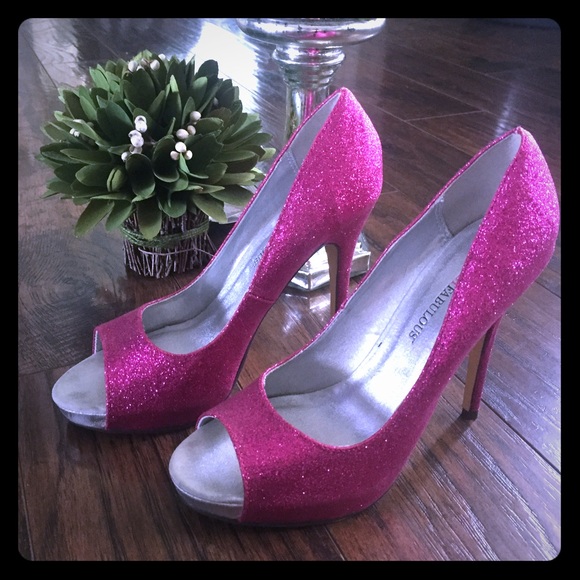Pink pumps! - Picture 1 of 5