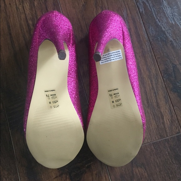 Pink pumps! - Picture 5 of 5