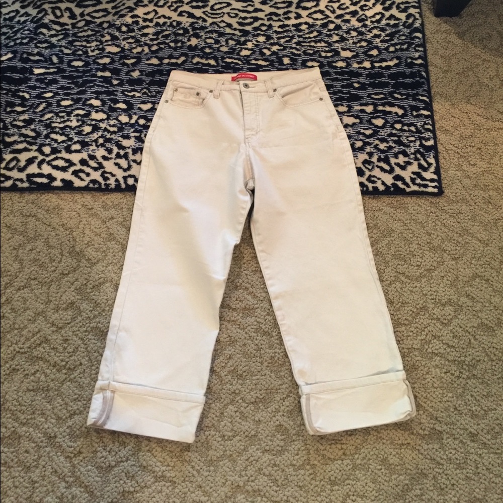 GLORIA VANDERBILT CAPRIS W/CUFFS Sand color SZ 10