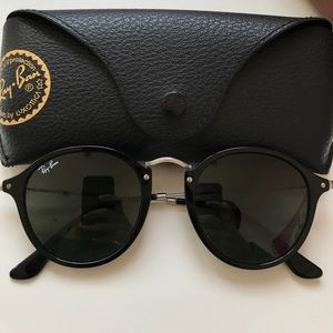 Black Rayban Sunglasses