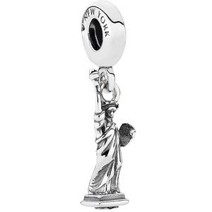 PANDORA Statue of Liberty Dangle Charm