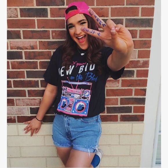 Meet your Posher, Madi - Picture 1 of 1