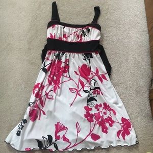 Beautiful floral dress!