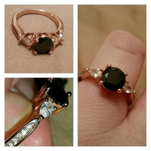 Swarovski style crystal cocktail ring -- size 7.75
