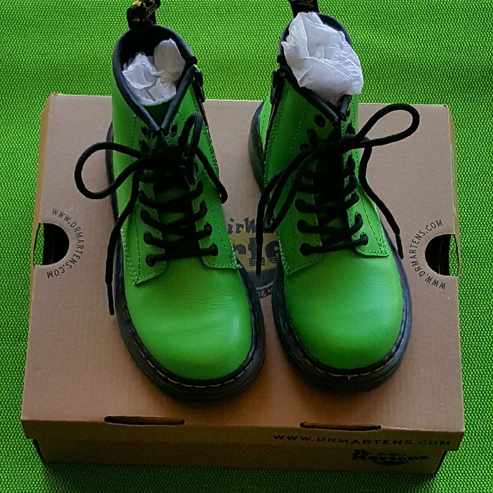 🌺2X HP!🌺  Dr. Martens Delaney Boots Sz. Youth 12