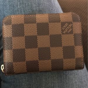 Authentic Louis Vuitton Zippy coin purse