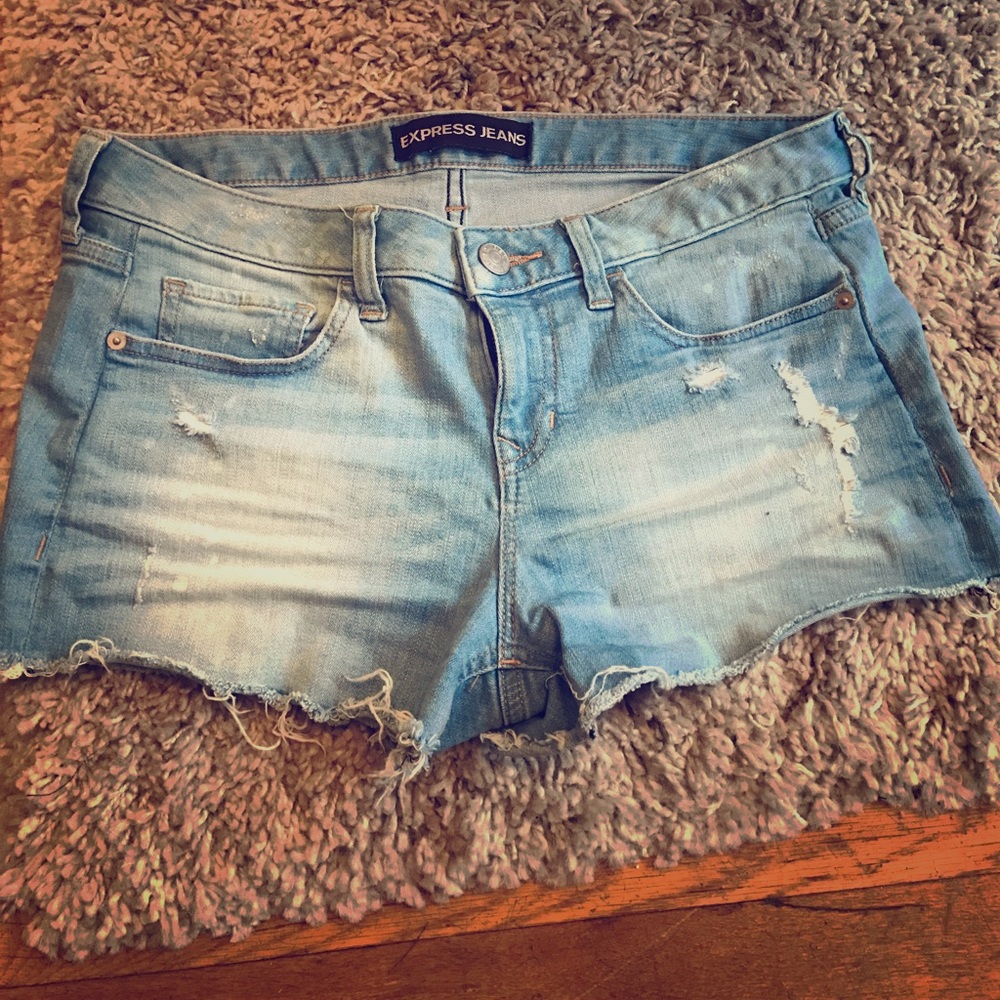 Distressed cut off shorts