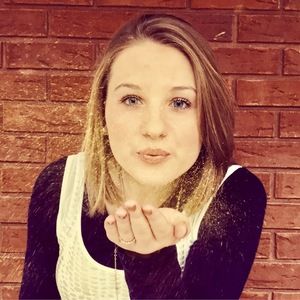 Meet your Posher, Lauren