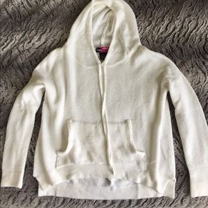 White hooded longsleeve