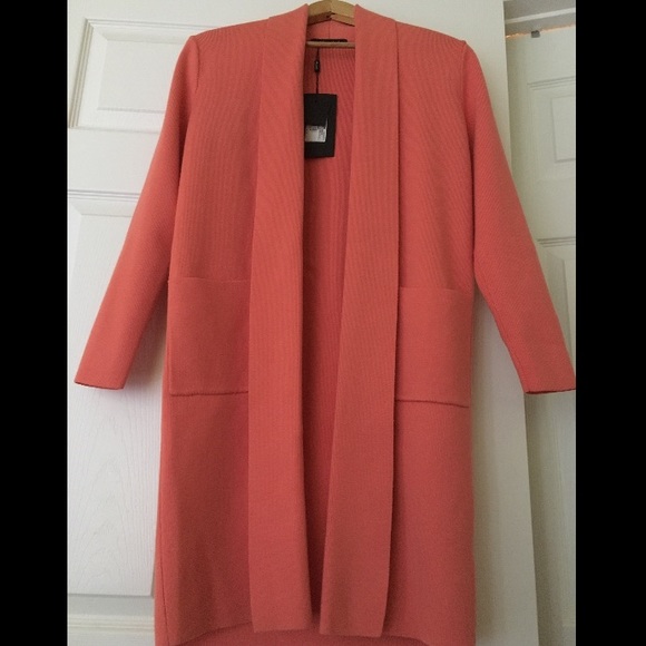 NWT Coral cardigan . 80% viscose OS