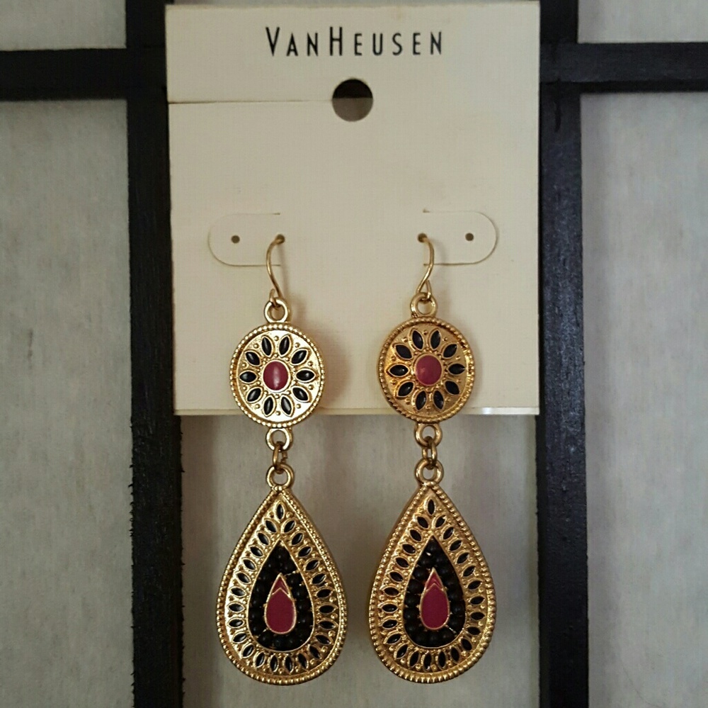 BRAND NEW Van Heusen earrings