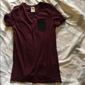 !!PINK!! Maroon short sleeve w/Black pocket