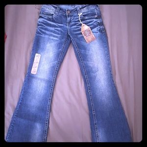 Wallflower Famous Flare Jeans Sz. 7 juniors