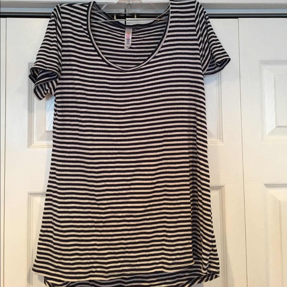 XS Classic Tee LuLaRoe Navy and White