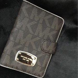 New Michael Kors Signature Passport Wallet