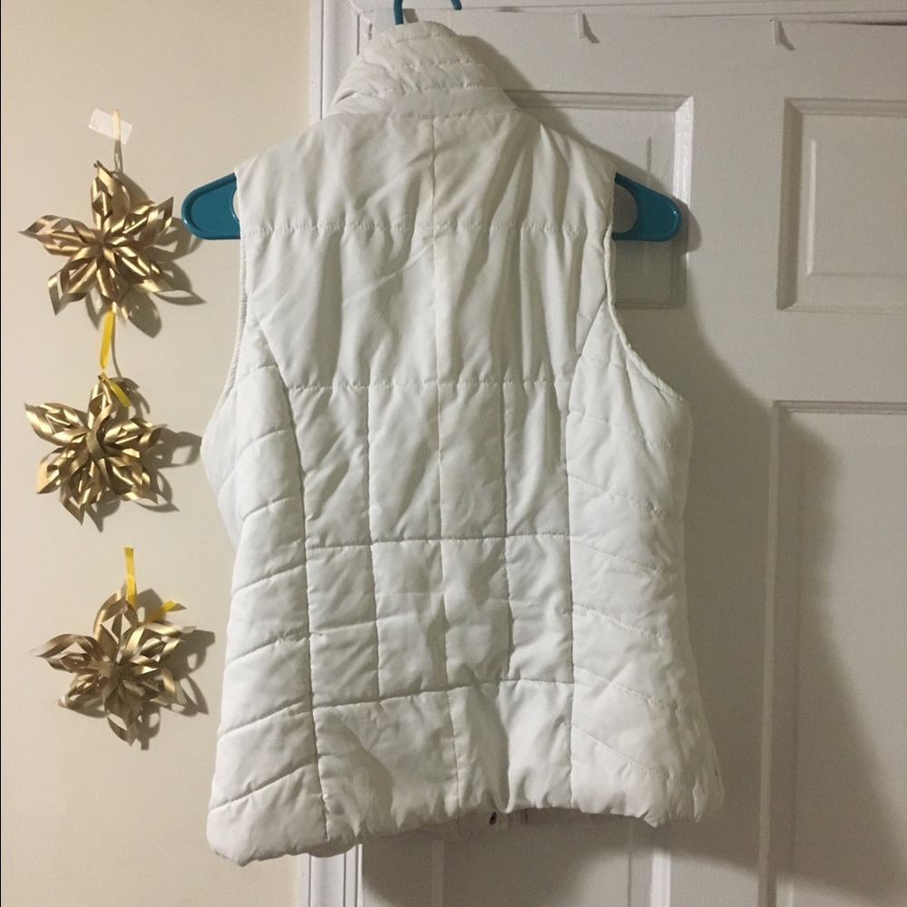 White Puffer Vest - Picture 5 of 7