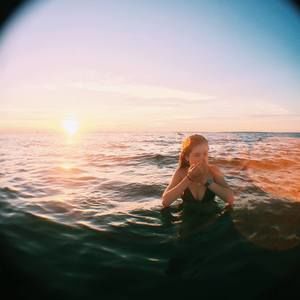 Meet your Posher, Avery