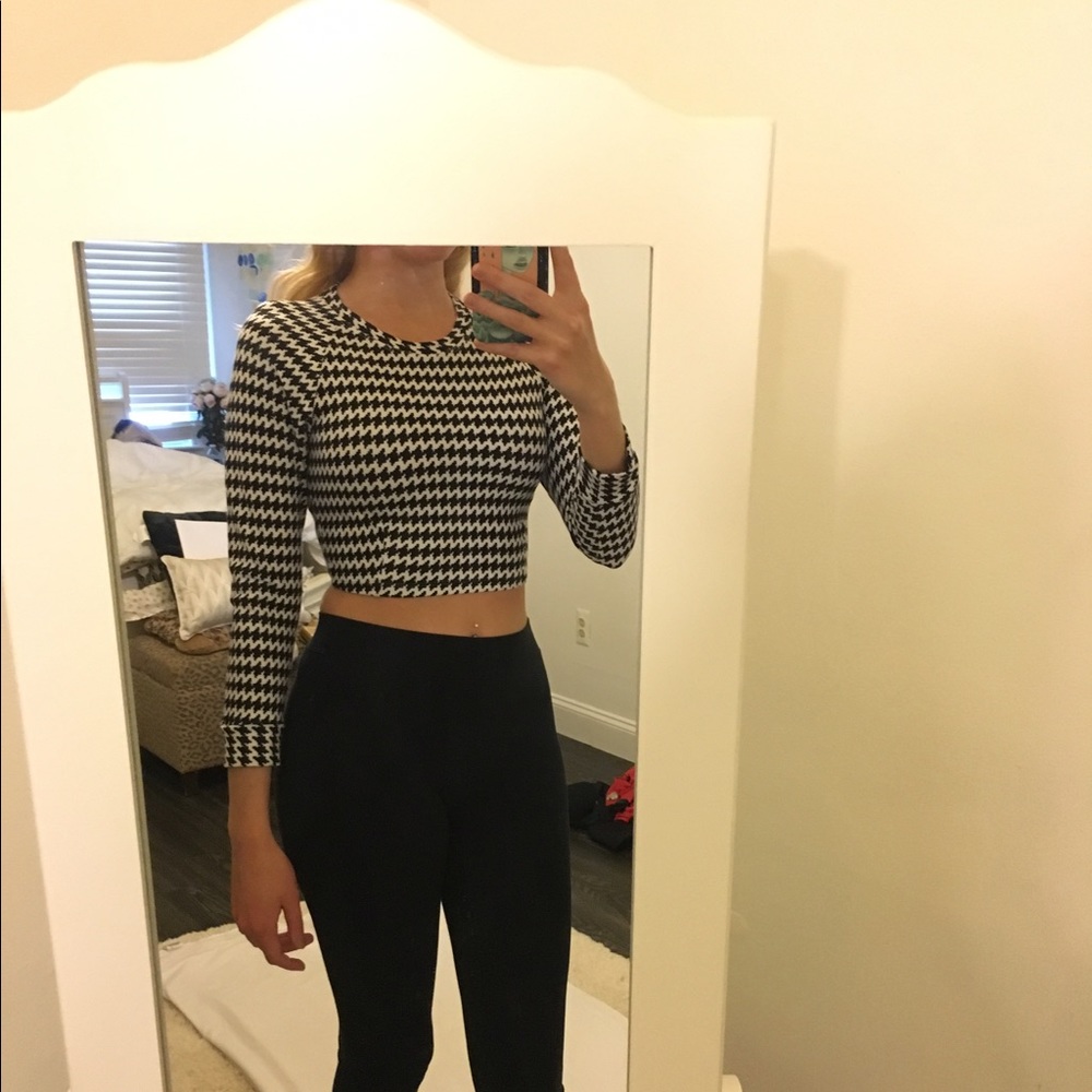 American Apparel long-sleeved crop top