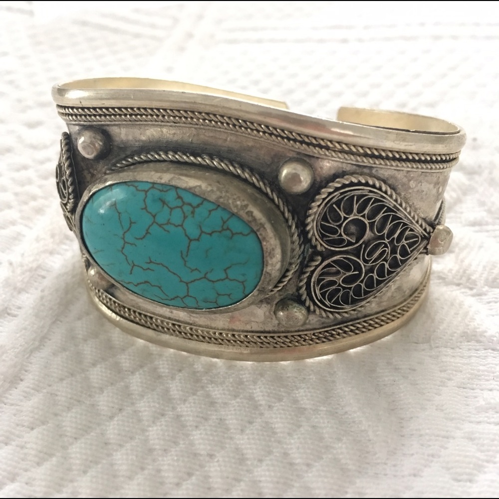 Beautiful Turquoise & Silver Cuff Bracelet