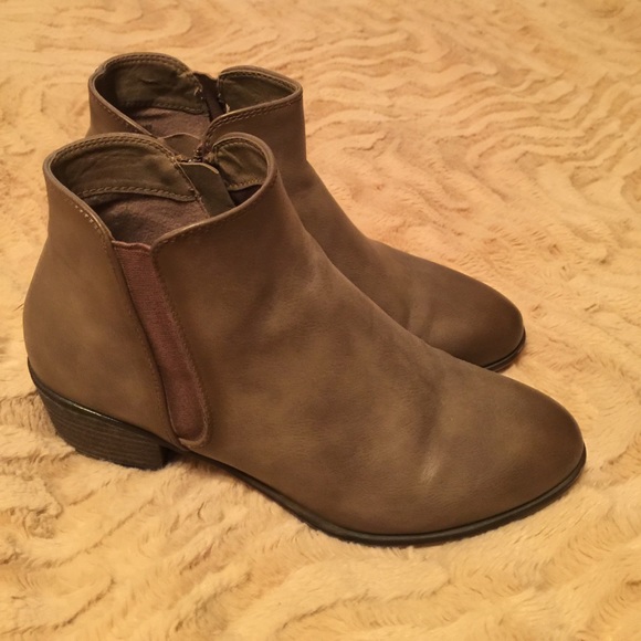 Grey booties - Picture 1 of 4