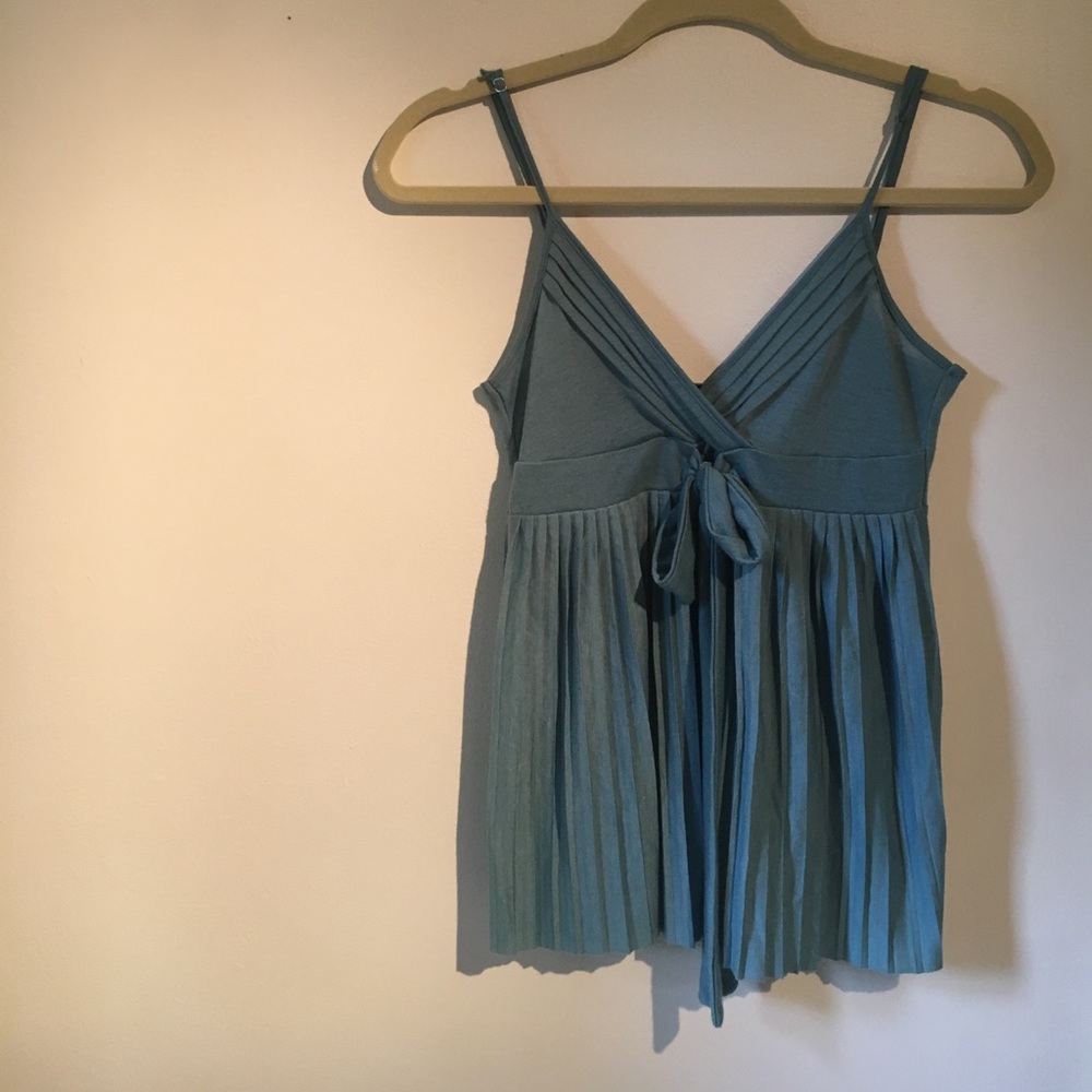 THE LIMITED flowy top