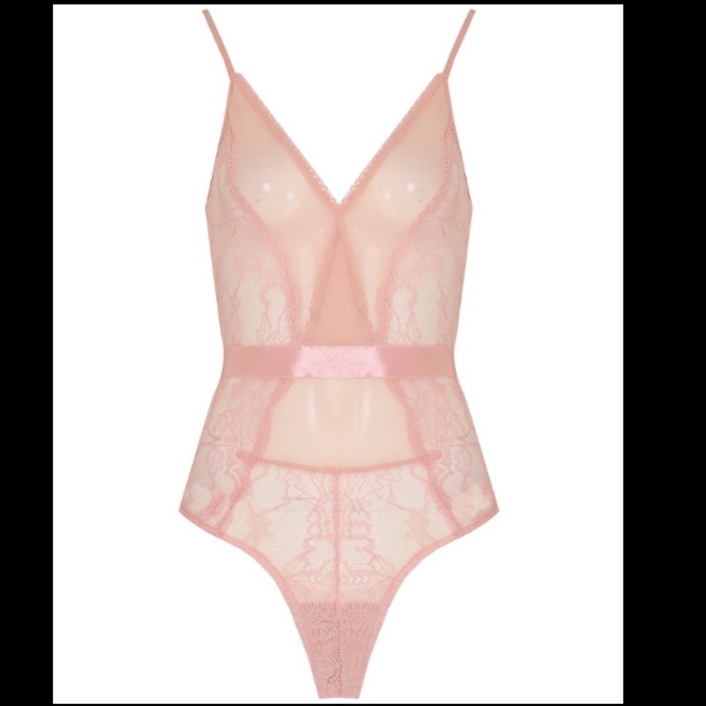 🎊🎉HOST PICK🎉🎊 "FLORA" LACE AND FLORAL BODYSUIT