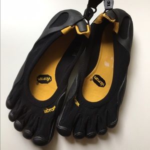Brand new vibram fivefinger shoes