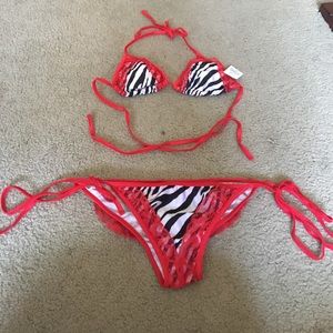 Zebra print bathing suit!👙😀