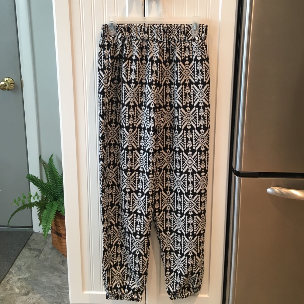 Body Central Black & White Harem Pants
