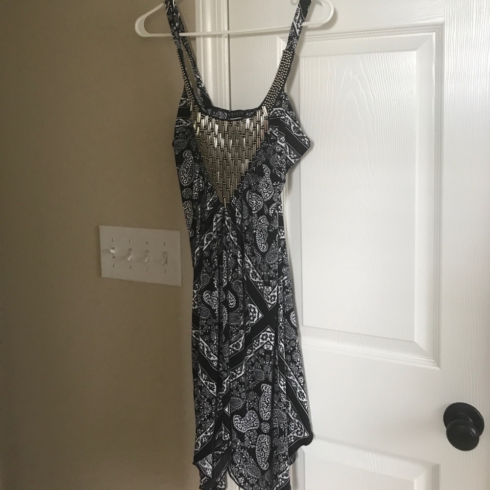 Cute black and white dress!!