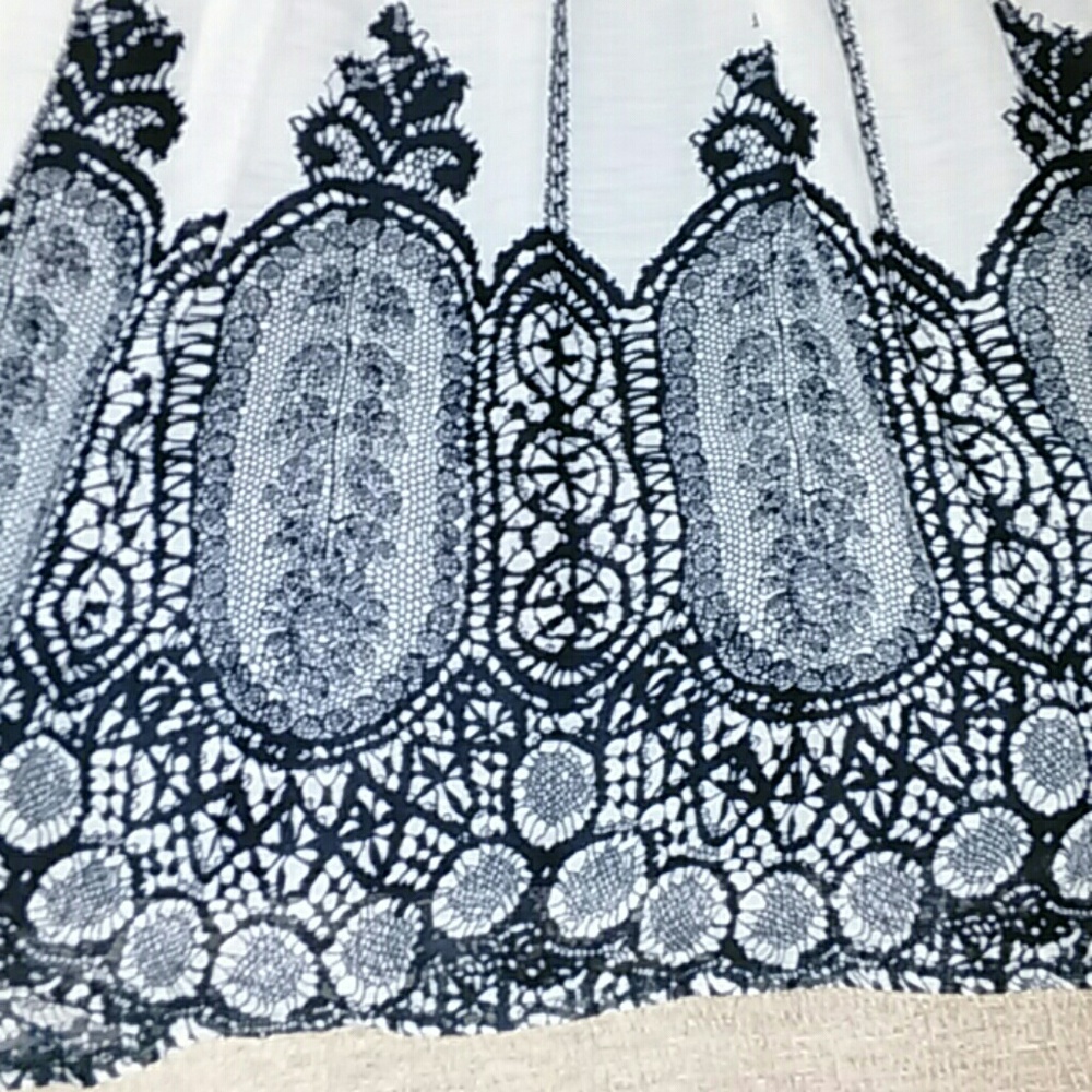 Dress - Picture 4 of 7