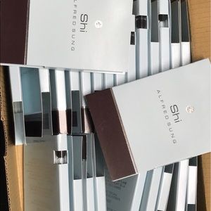 25 1 ml vials of Alfred Sung Shi on cards