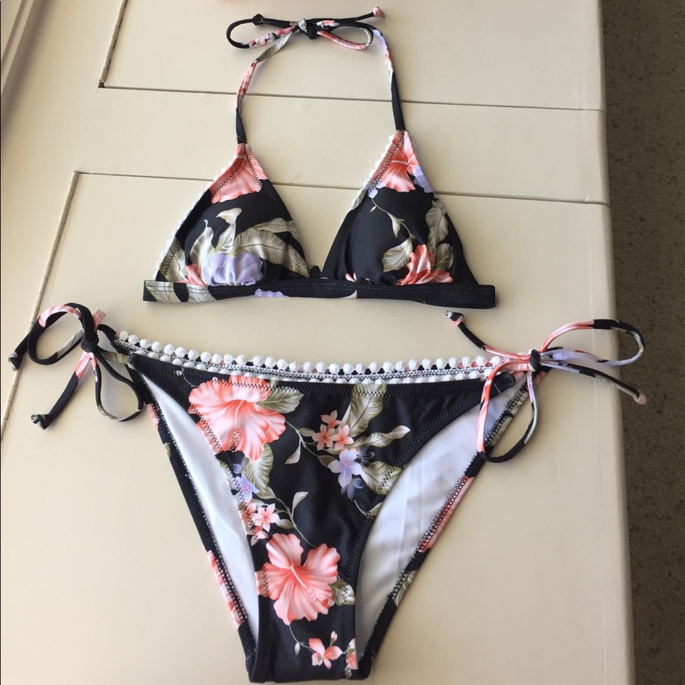 HOST PICK triangle bikini