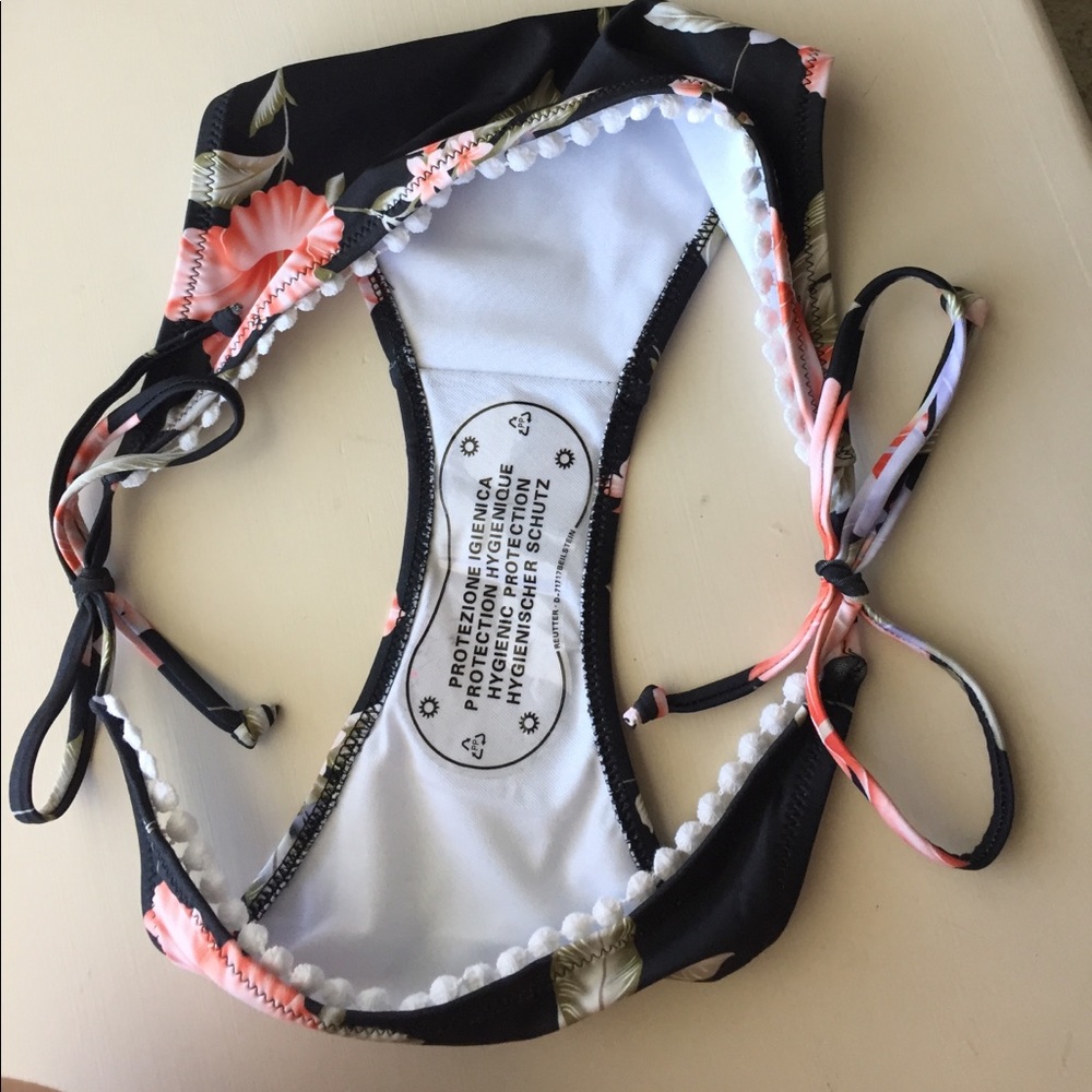 HOST PICK triangle bikini - Picture 2 of 2