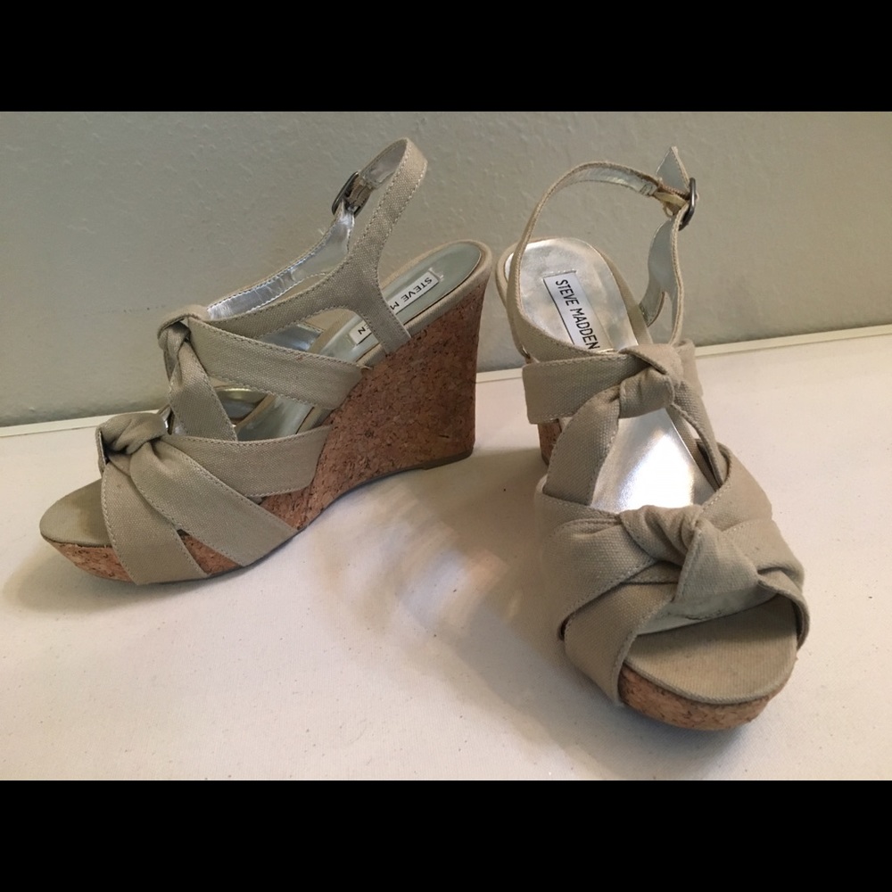 Steve Madden Knot Style Wedge Heels Size 7.5