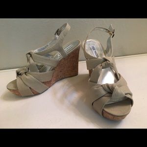 Steve Madden Knot Style Wedge Heels Size 7.5