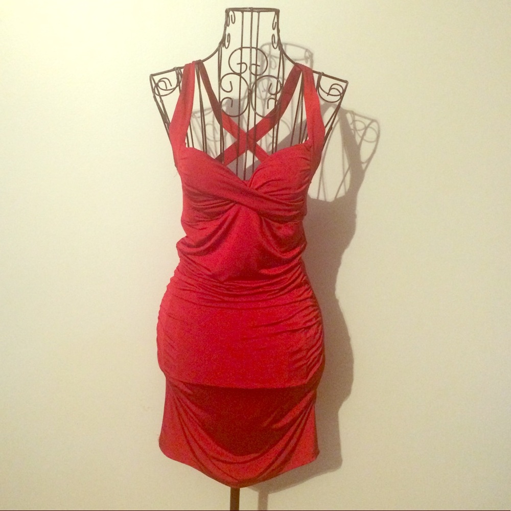 Shiny red party dress 👗