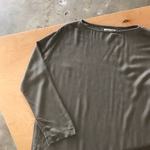 Black Crane 'Long Slit Top'