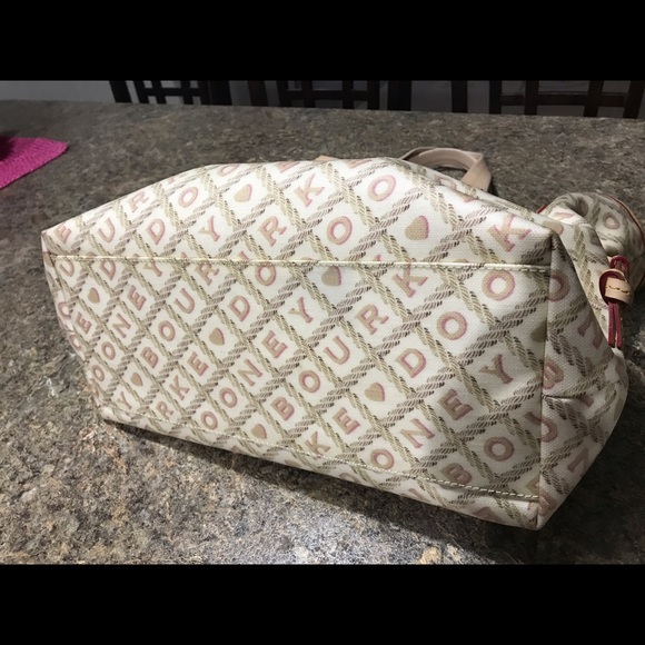 Dooney and Bourke bag - Picture 2 of 4