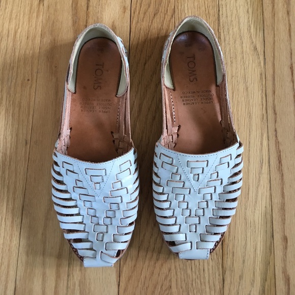 TOMS Shoes - TOMS Woven Leather Huaraches Flats Ivory Size 9M